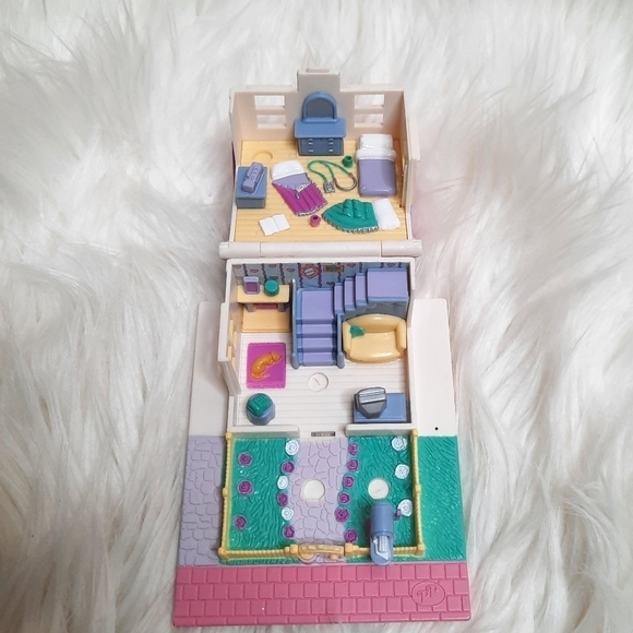 Vintage Bluebird Polly Pocket Cozy Cottage Playset 1993 - Picture 2 of 8